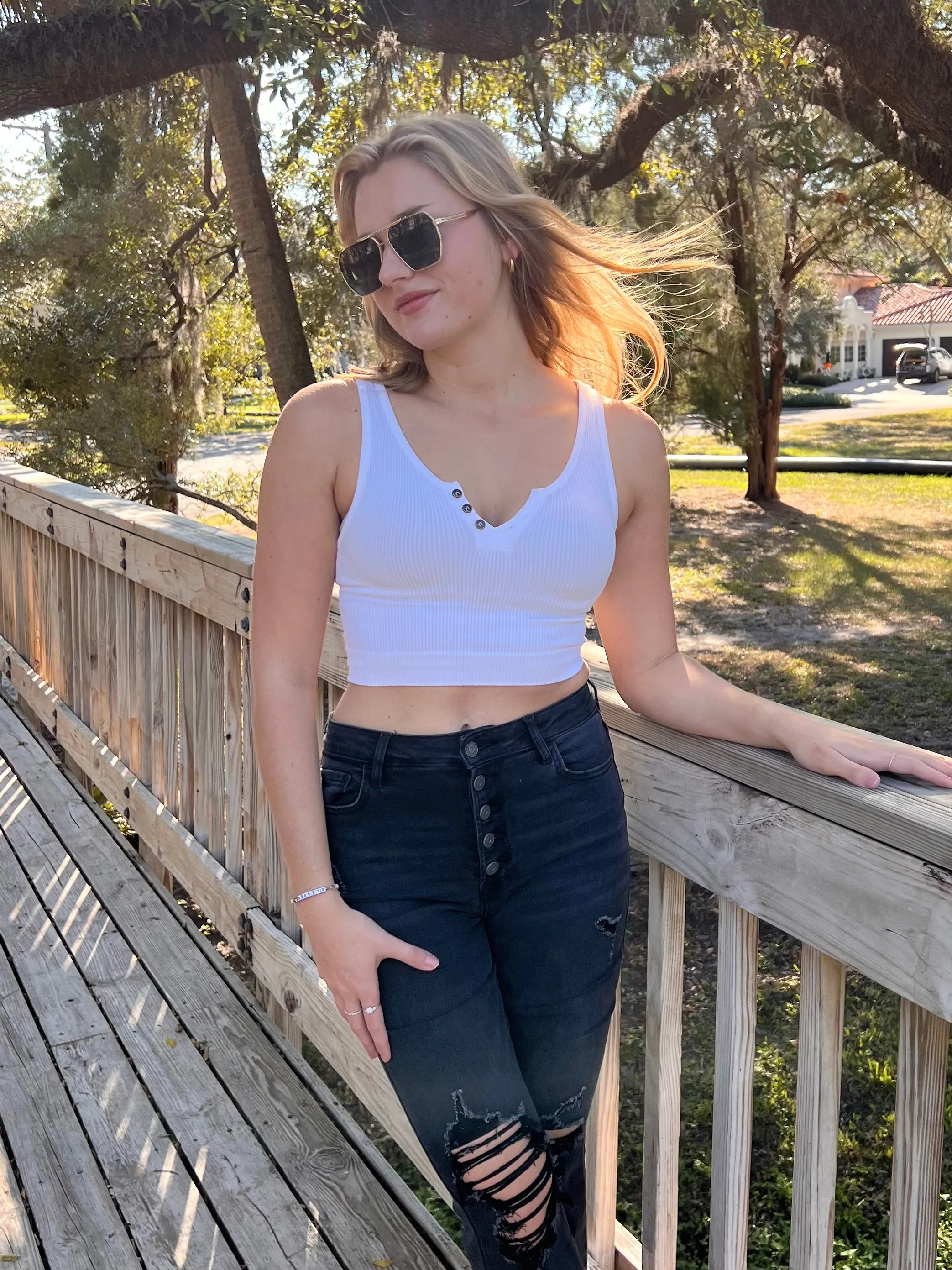 ASH CROPPED TANK IN WHITE