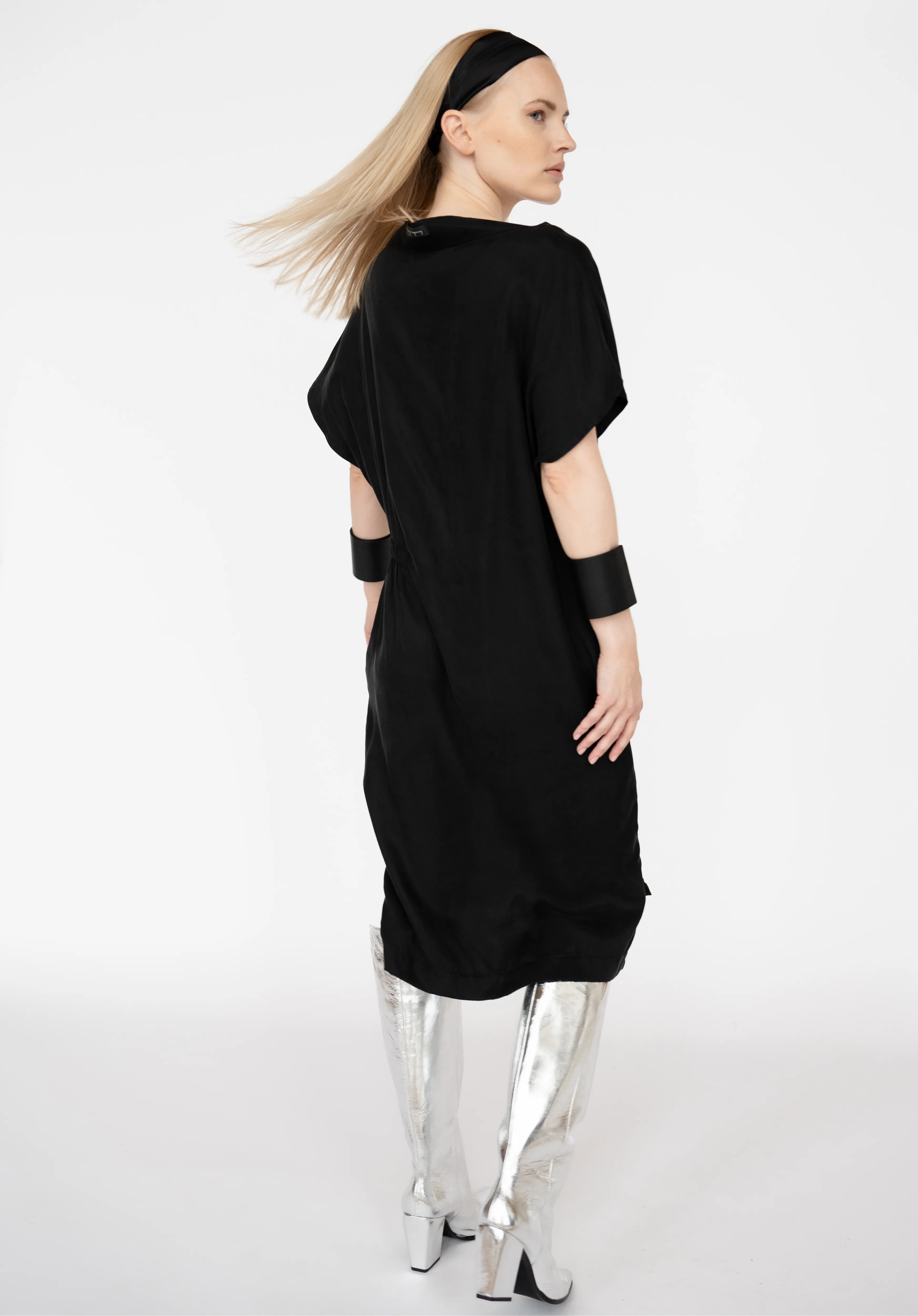 Minimalist midi  dress with a gathering/cotton/cupro