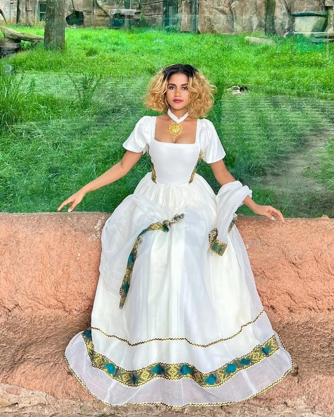 Simple Short Sleeved Traditional Ethiopian Dress: Habesha Dress for Cultural Celebrations